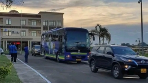 les Panthères plongées deux jours dans le noir et sans eau