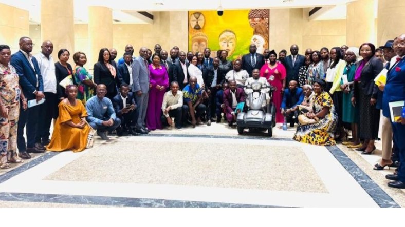 Gabon&nbsp;: Le Président de l’Assemblée nationale à l’écoute des leaders syndicaux de SOS Éducation La Base