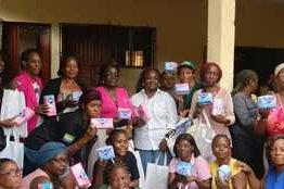 Octobre Rose : des femmes sourdes-muettes sensibilisées aux cancers féminins et à l’hygiène menstruelle