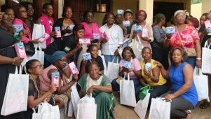 Octobre Rose&nbsp;: des femmes sourdes-muettes sensibilisées aux cancers féminins et à l’hygiène menstruelle