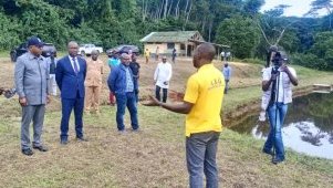 Mitzic : le Ministre Patrick Barbera Isaac en mission à Agro Business Group