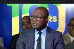 Suppression des bourses à l’étranger : le ministre de l’Enseignement supérieur justifie la décision