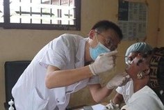 Makokou : la 26ᵉ mission médicale chinoise offre des soins gratuits à la population