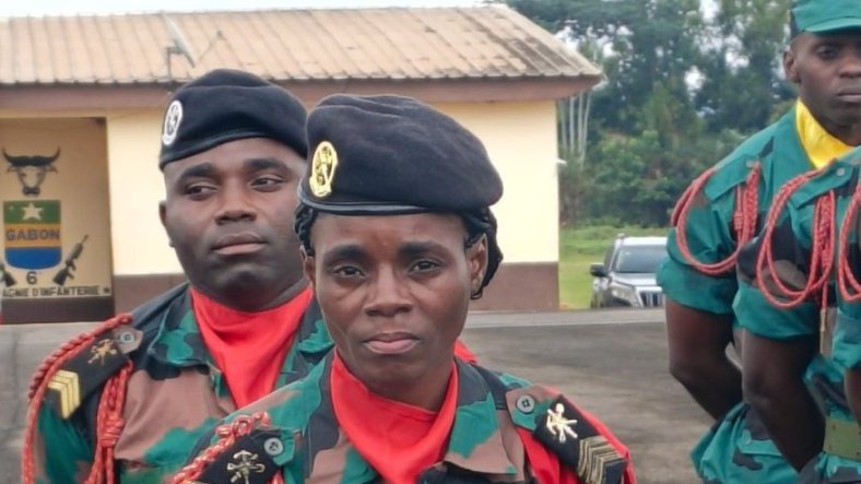 Mouila : présentation du drapeau au contingent 2023 B du génie militaire