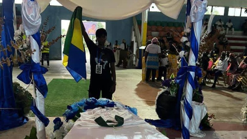 Meurtre de Cameron&nbsp;: un dernier hommage rendu au gymnase d’Oloumi avant l’inhumation