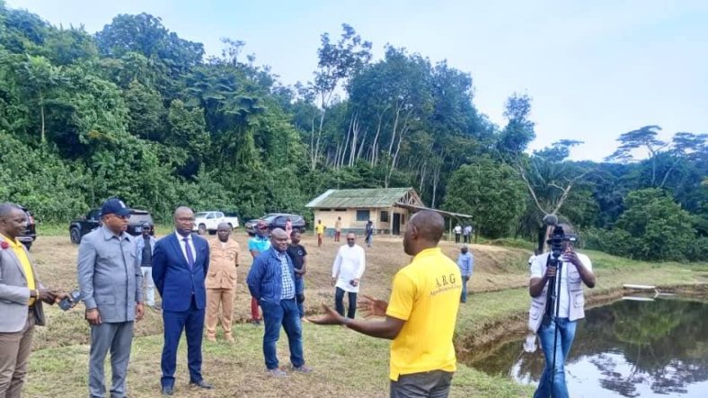 Mitzic : le Ministre Patrick Barbera Isaac en mission à Agro Business Group