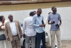 Gabon : le PDG se fracture, la bataille du siège est lancée