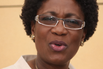 Hommage / LUMIÈRES VIVES SUR LA PROFESSEURE ELISABETH OYANE-MÉGNIER&nbsp;: La Parole d’une Étoile éternelle 