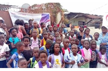Gabon / Rentrée scolaire&nbsp;: La Main sur le Cœur redonne le sourire à une soixantaine d’enfants