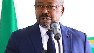 Gabon&nbsp;: Bilie-By-Nze toujours détenu, ses conditions d’incarcération suscitent des interrogations