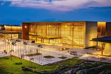 Gabon&nbsp;: la Cité de la démocratie devient le Palais des congrès , rebaptisé Omar Bongo