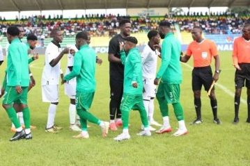 National Foot 1&nbsp;: Une première journée perturbée