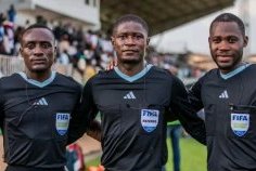 Mondial 2026&nbsp;: Pierre Atcho et son équipe arbitrale gabonaise dans le grand bain face à l’Irak et la Norvège