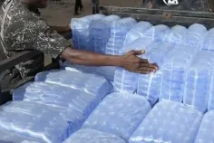 Sénégal&nbsp;: 82&nbsp;% des eaux en sachet analysées contaminées par des bactéries d’origine fécale