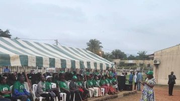 Ngounié&nbsp;: Virginie Bakissi Pemba mise sur la proximité pour expliquer l’action parlementaire