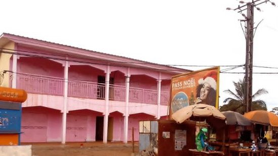 Tribunal de Mouila&nbsp;: la commerçante poursuivie dans l’affaire du manioc aux excréments blanchie
